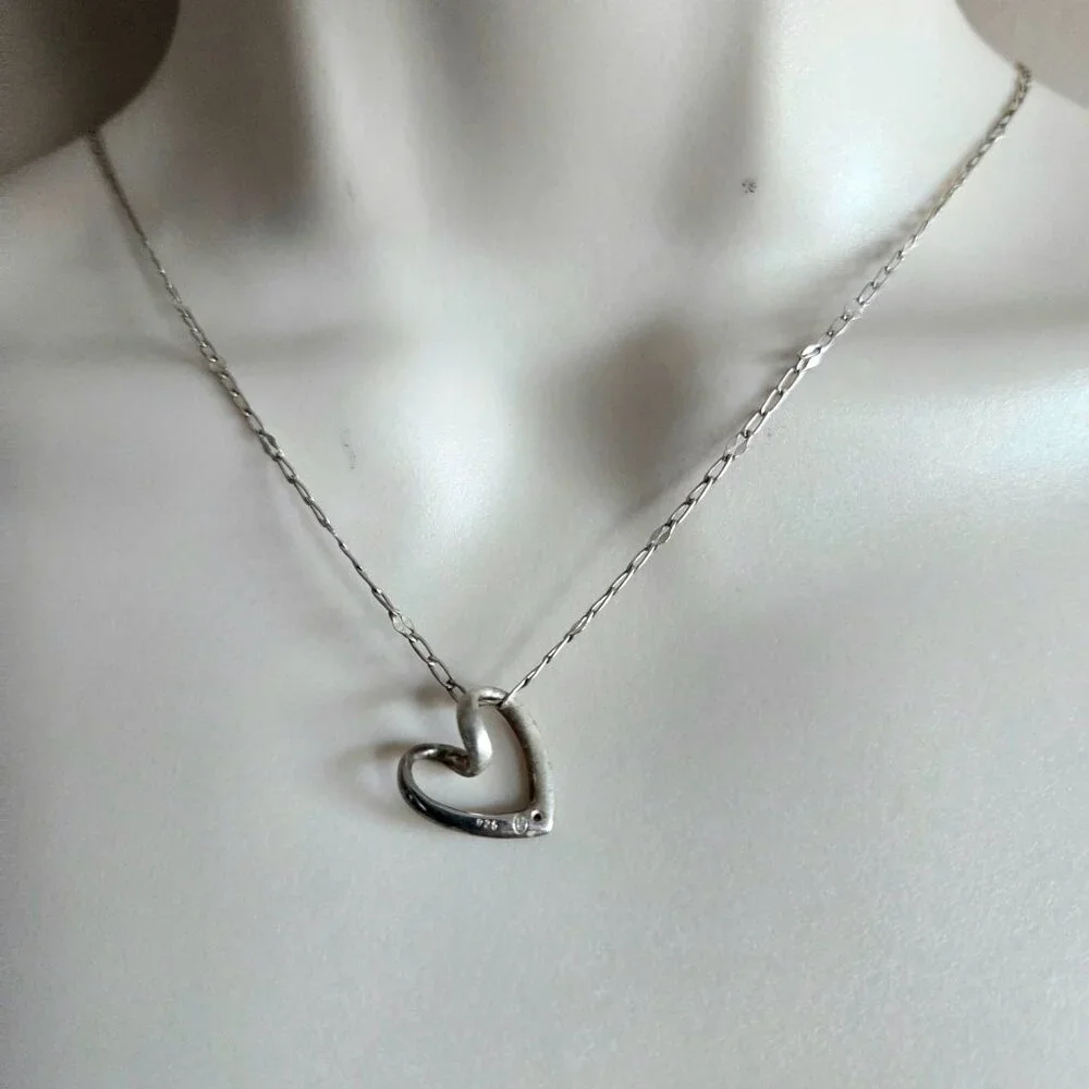Sterling silver heart pendant - Picture 2 of 6